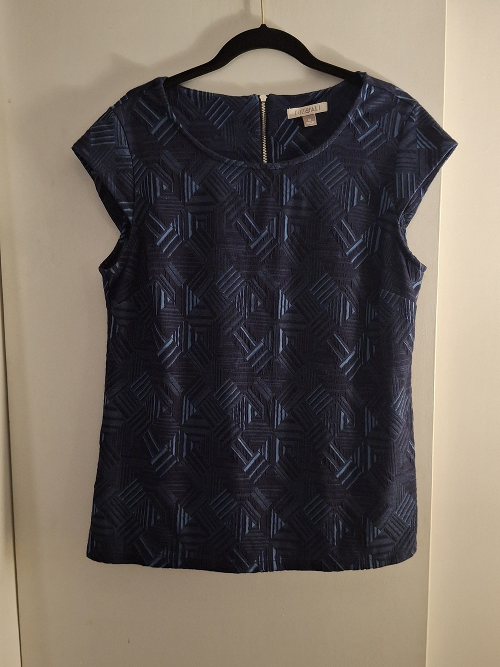 Roz & Ali Women's Navy Textured Cap-Sleeve Top